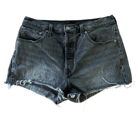 Levi’s 501 Buttonfly Gray Sunwashed Denim Jean Shorts Sz 32 - Picture 1 of 11